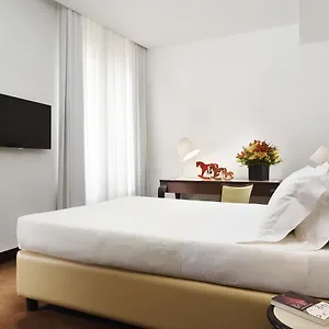 https://luxury-maison-castello.italymilanhotels.net