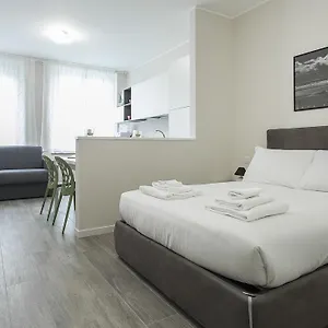 https://italianway-apartments-cadorna-10.italymilanhotels.net