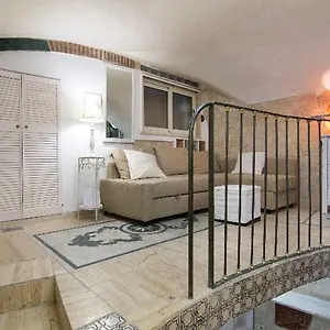 https://ancient-roman-mansion.it-romehotels.com